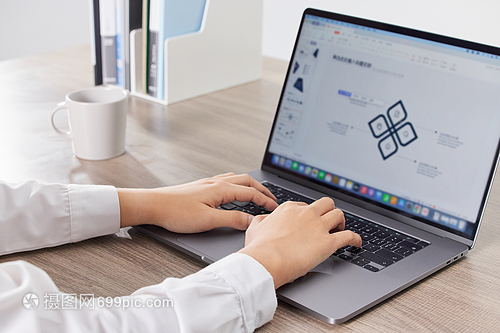 指尖上的效率 電腦辦公中的手部藝術(shù)